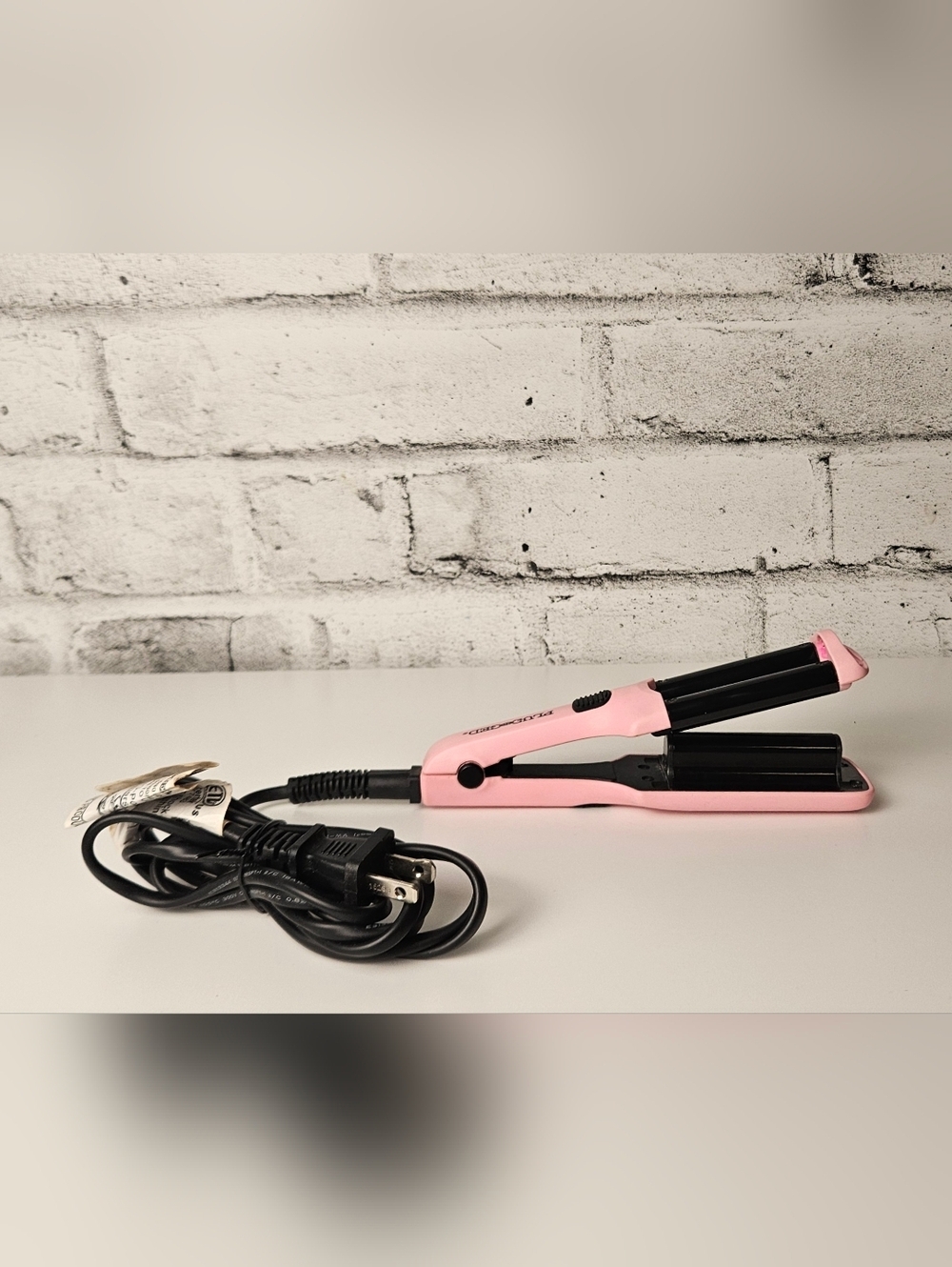 Plugged In Pink Hair Waver Crimper Curling Iron Triple Barrel Styler - Picture 4 of 7